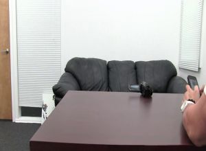 Милая немецкая брюнетка участвует в порно кастинге